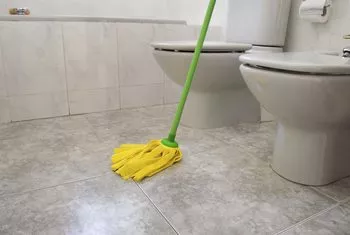 en guide till att rengöra badrum